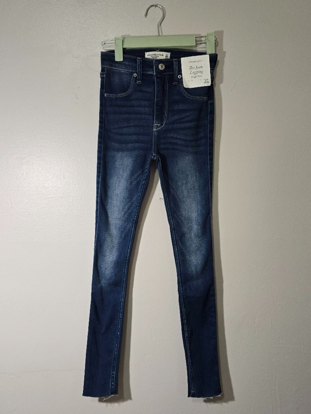 NWT A&F High Rise Jegging 000 23"